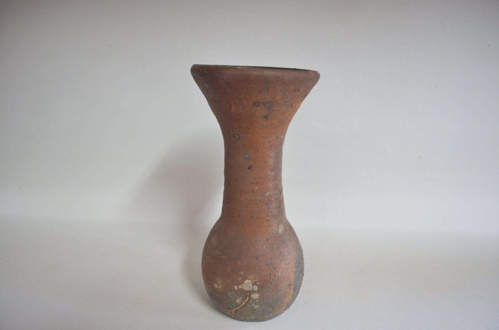 Nanban vase 4467K, kintsugi repair wood fired