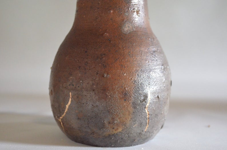 Nanban vase 4467K, kintsugi repair wood fired - Image 4