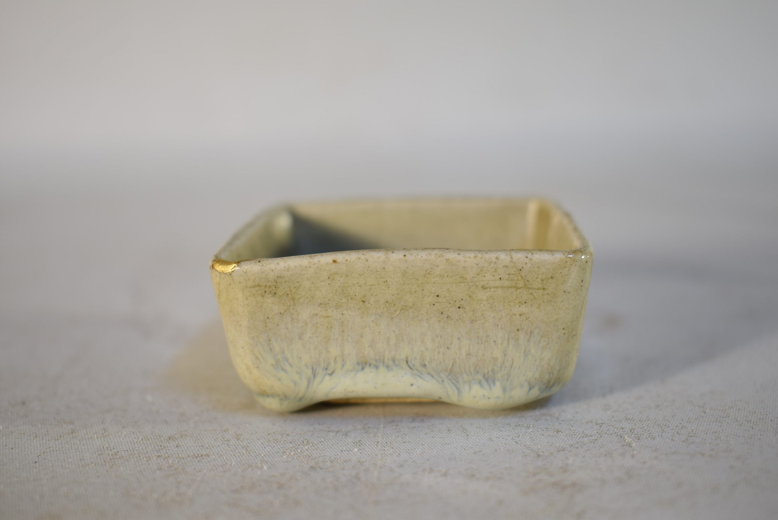 Akahada dish 6430 with kintsugi repair