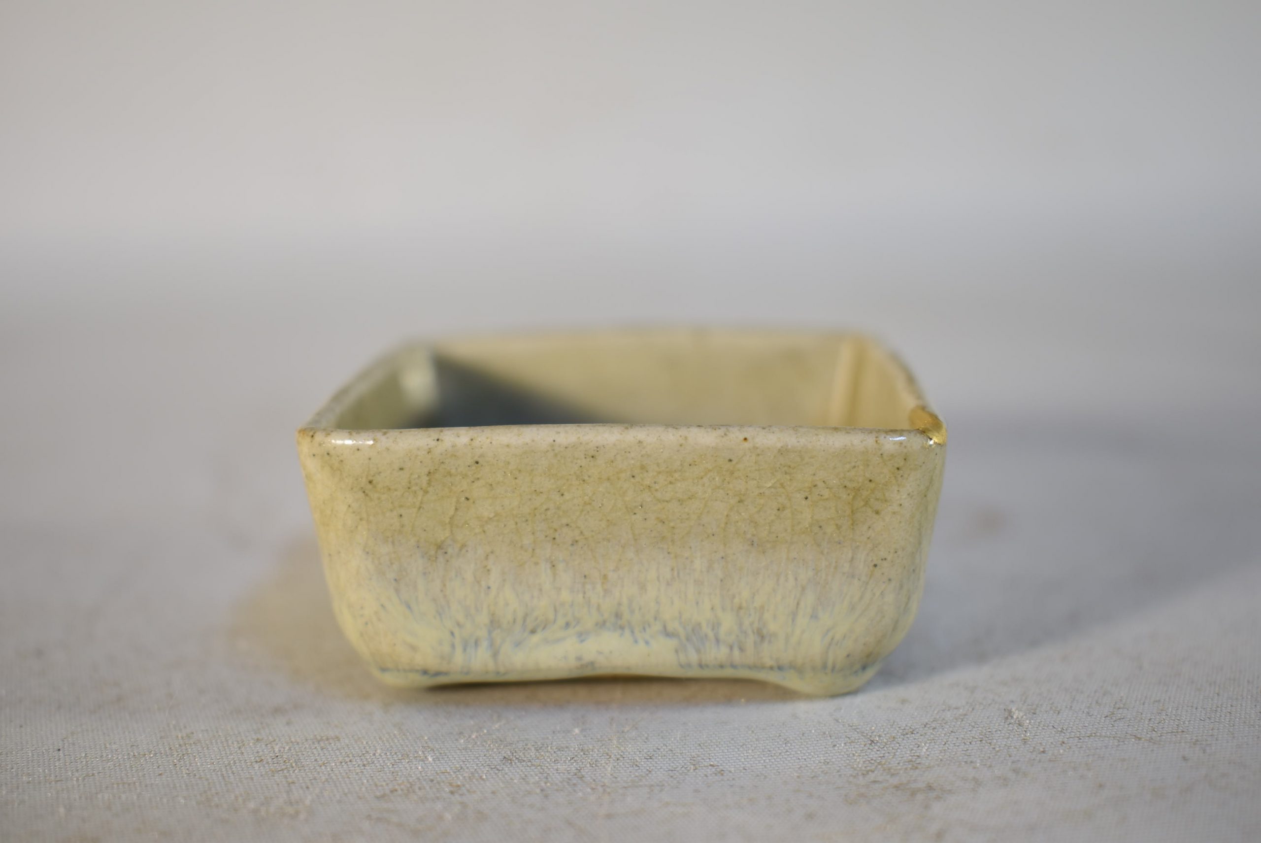 Akahada dish 6430 with kintsugi repair - Image 2